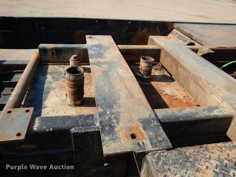 image for item DG7831 1998 Ford Louisville  flatbed truck