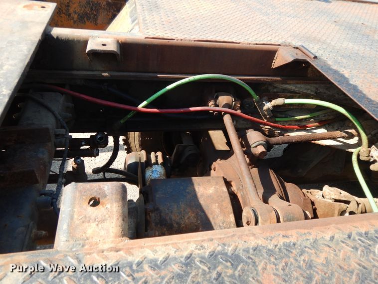 image for item DG7831 1998 Ford Louisville  flatbed truck