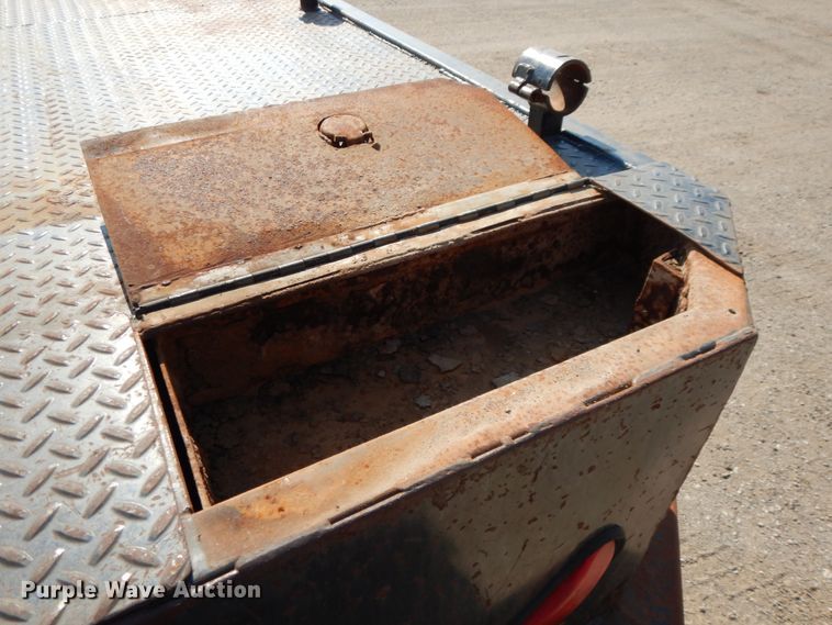 image for item DG7831 1998 Ford Louisville  flatbed truck