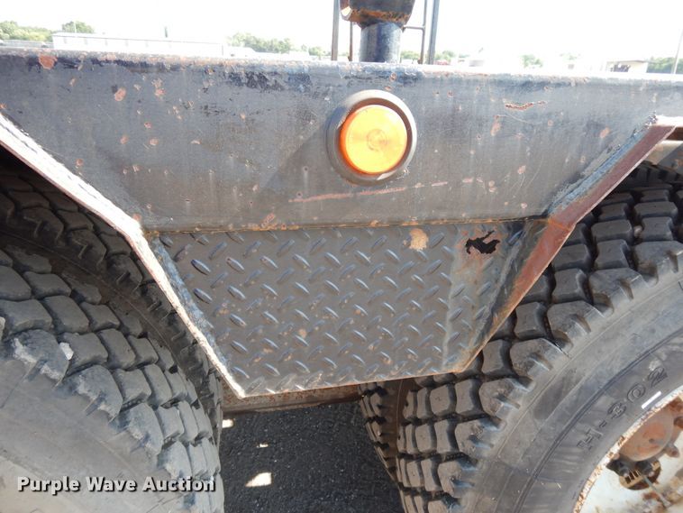 image for item DG7831 1998 Ford Louisville  flatbed truck