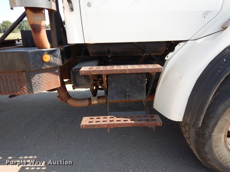 image for item DG7831 1998 Ford Louisville  flatbed truck