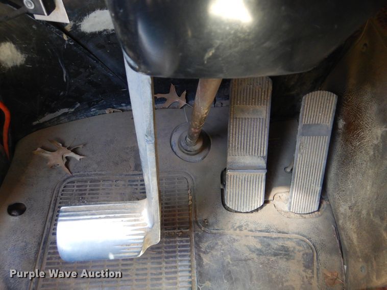 image for item DG8624 1990 International 9000 semi truck