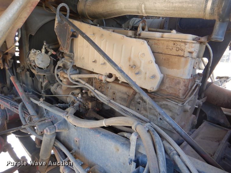 image for item DG8624 1990 International 9000 semi truck