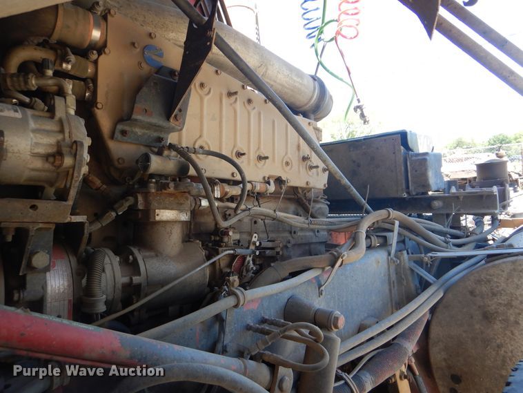 image for item DG8624 1990 International 9000 semi truck