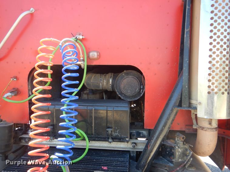 image for item DG8624 1990 International 9000 semi truck