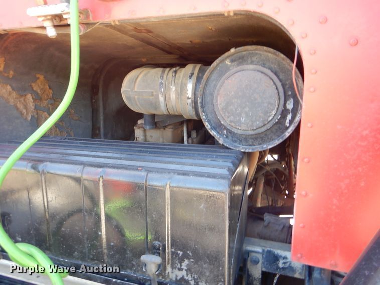 image for item DG8624 1990 International 9000 semi truck