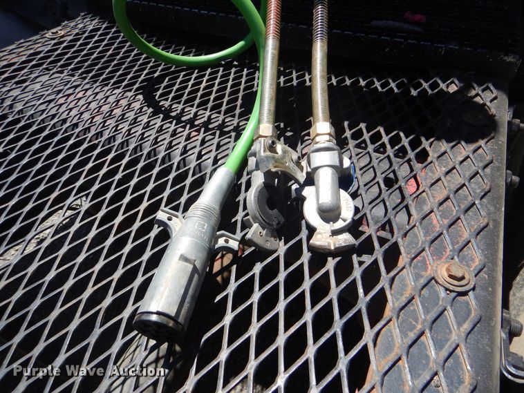 image for item DG8624 1990 International 9000 semi truck