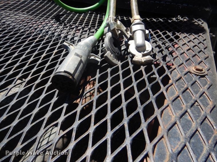 image for item DG8624 1990 International 9000 semi truck