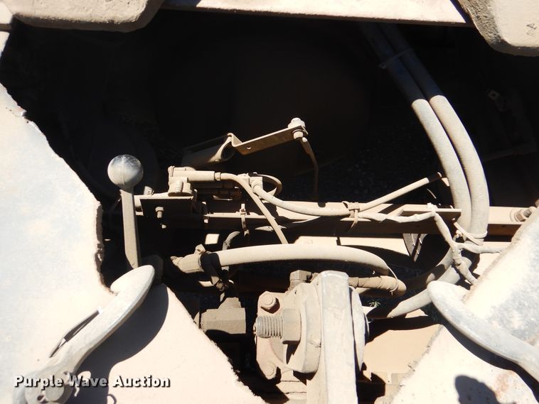 image for item DG8624 1990 International 9000 semi truck