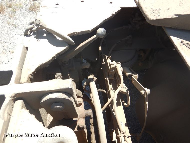 image for item DG8624 1990 International 9000 semi truck