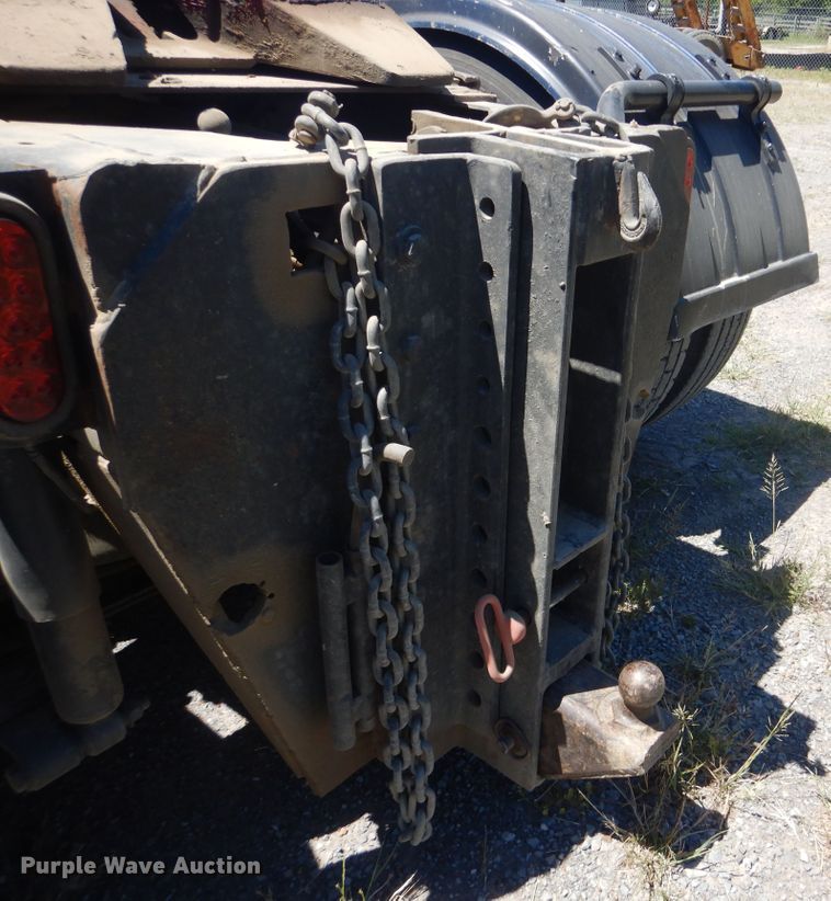 image for item DG8624 1990 International 9000 semi truck