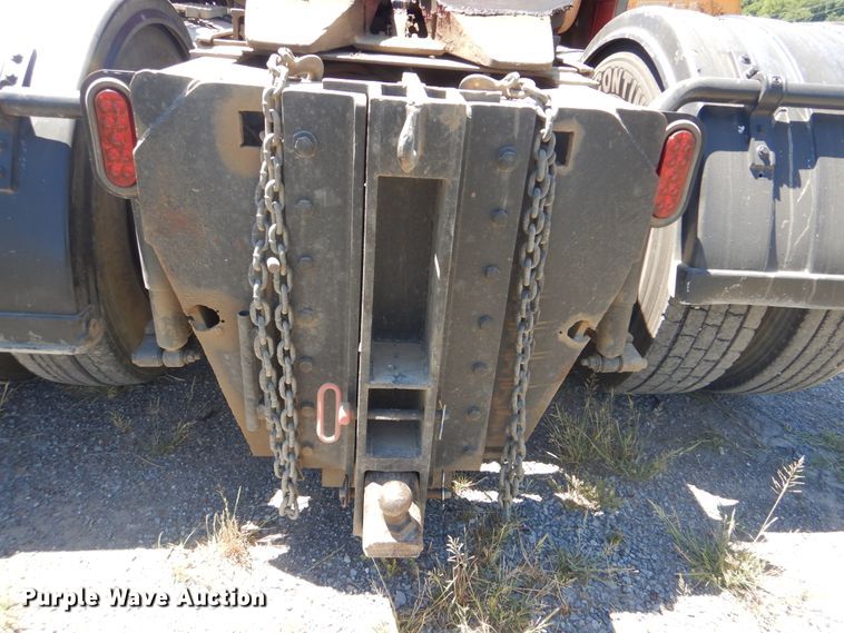 image for item DG8624 1990 International 9000 semi truck