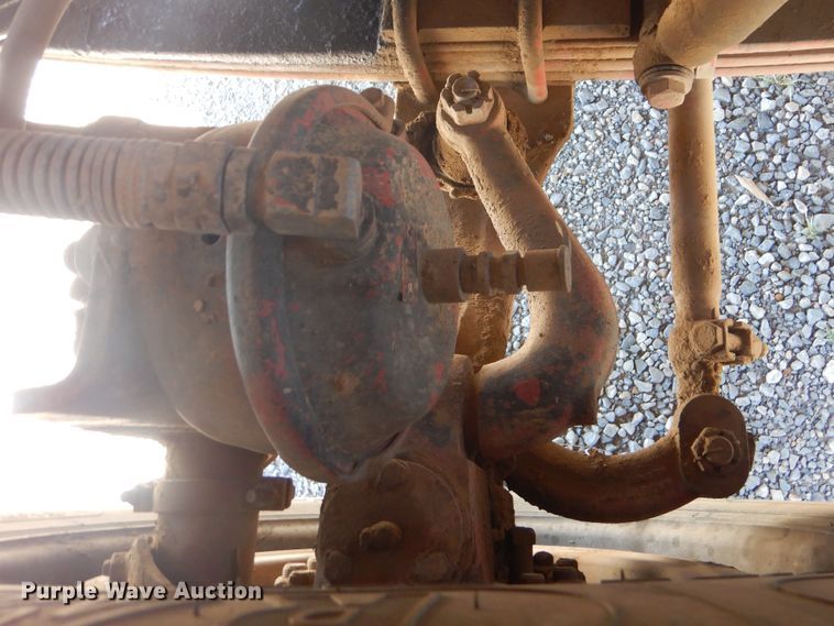 image for item DG8624 1990 International 9000 semi truck