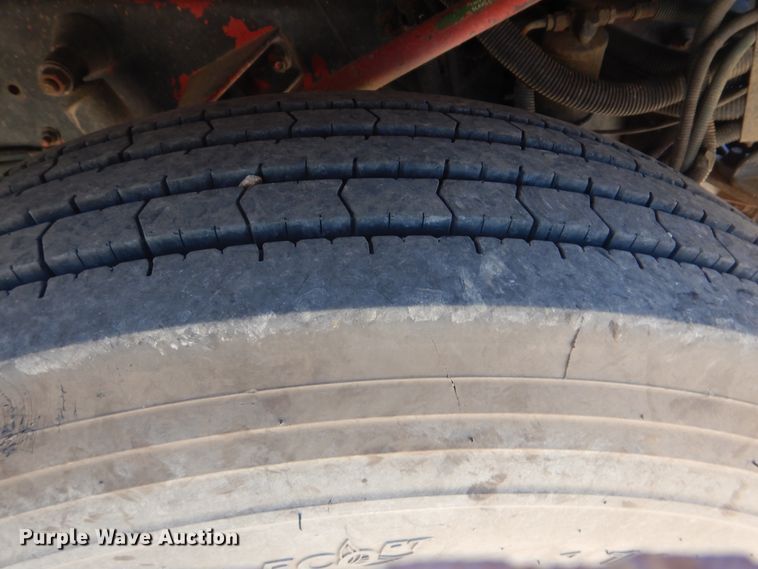 image for item DG8624 1990 International 9000 semi truck