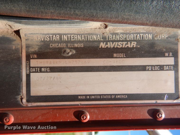 image for item DG8624 1990 International 9000 semi truck