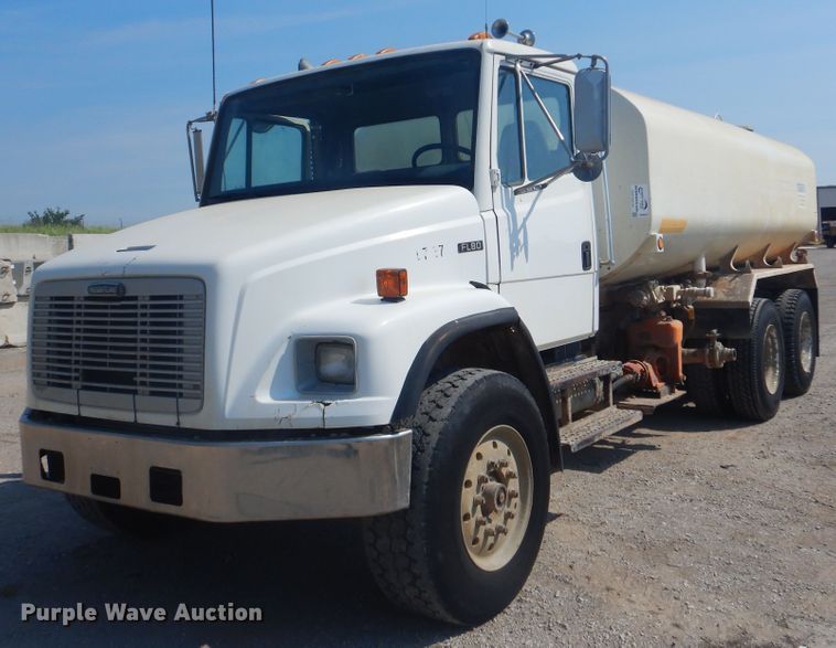 image for item DG8635 2000 Freightliner FL80  water truck