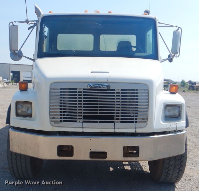 image for item DG8635 2000 Freightliner FL80  water truck