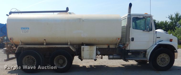 image for item DG8635 2000 Freightliner FL80  water truck