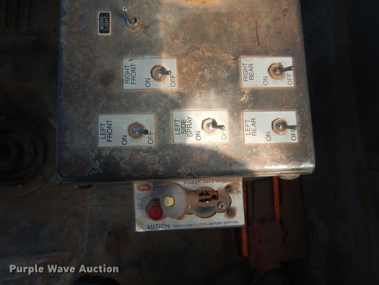 image for item DG8635 2000 Freightliner FL80  water truck