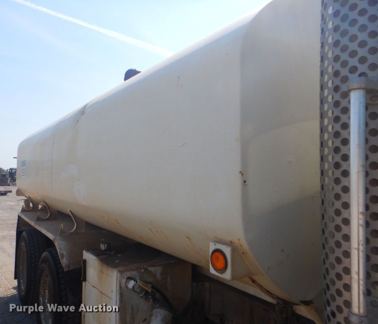 image for item DG8635 2000 Freightliner FL80  water truck