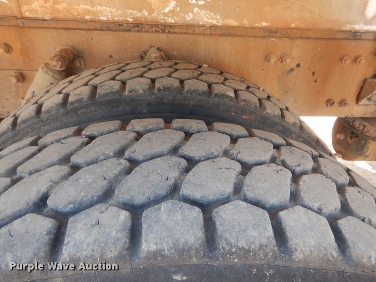 image for item DG8635 2000 Freightliner FL80  water truck