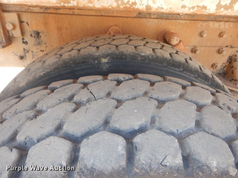 image for item DG8635 2000 Freightliner FL80  water truck