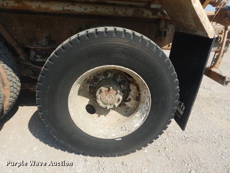 image for item DG8635 2000 Freightliner FL80  water truck