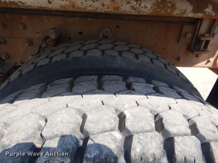 image for item DG8635 2000 Freightliner FL80  water truck