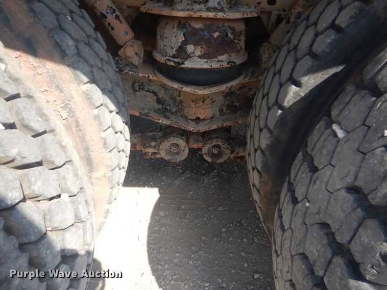 image for item DG8635 2000 Freightliner FL80  water truck