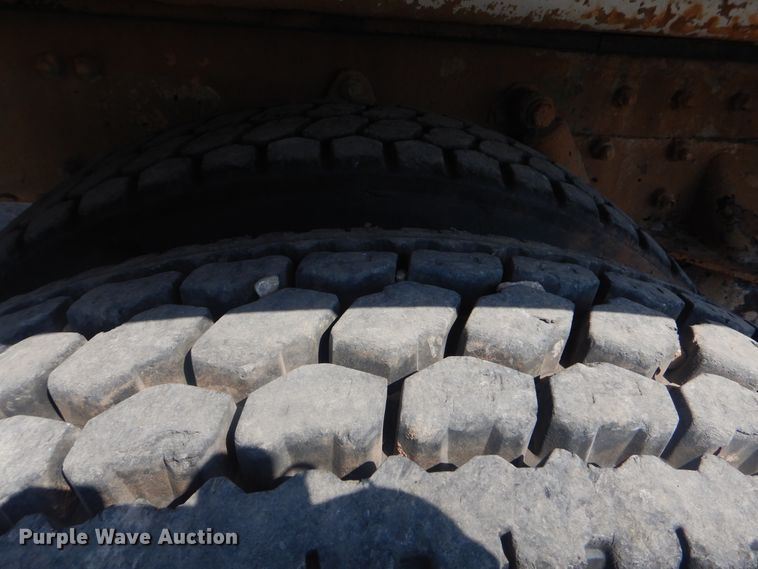 image for item DG8635 2000 Freightliner FL80  water truck