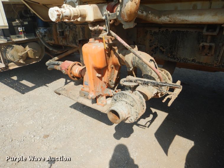 image for item DG8635 2000 Freightliner FL80  water truck