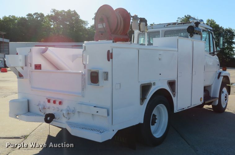 image for item DH1013 2000 Freightliner FL70  service truck