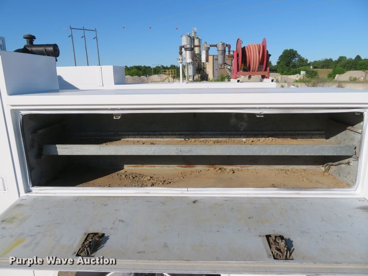 image for item DH1013 2000 Freightliner FL70  service truck