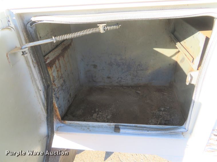 image for item DH1013 2000 Freightliner FL70  service truck