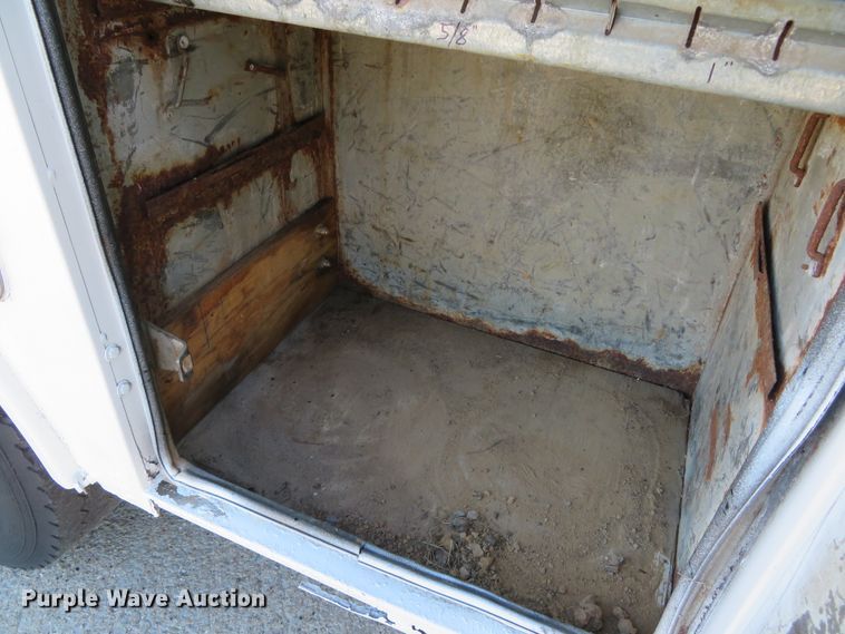 image for item DH1013 2000 Freightliner FL70  service truck