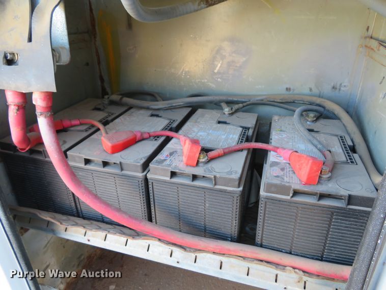 image for item DH1013 2000 Freightliner FL70  service truck