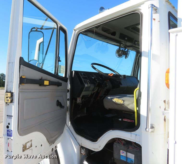 image for item DH1013 2000 Freightliner FL70  service truck