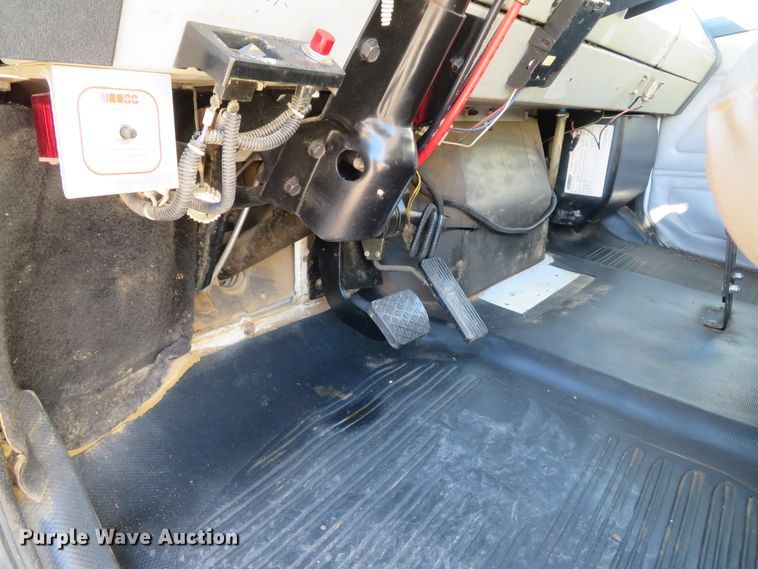 image for item DH1013 2000 Freightliner FL70  service truck