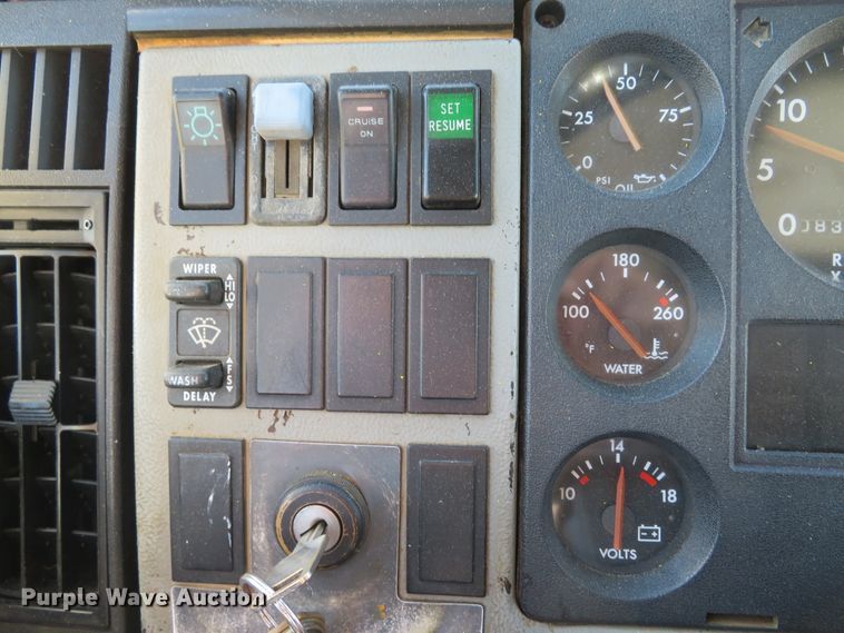 image for item DH1013 2000 Freightliner FL70  service truck