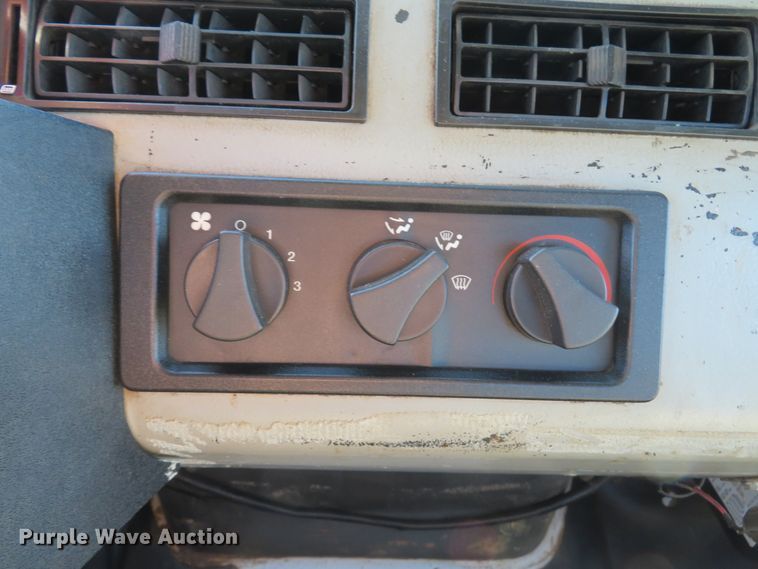 image for item DH1013 2000 Freightliner FL70  service truck