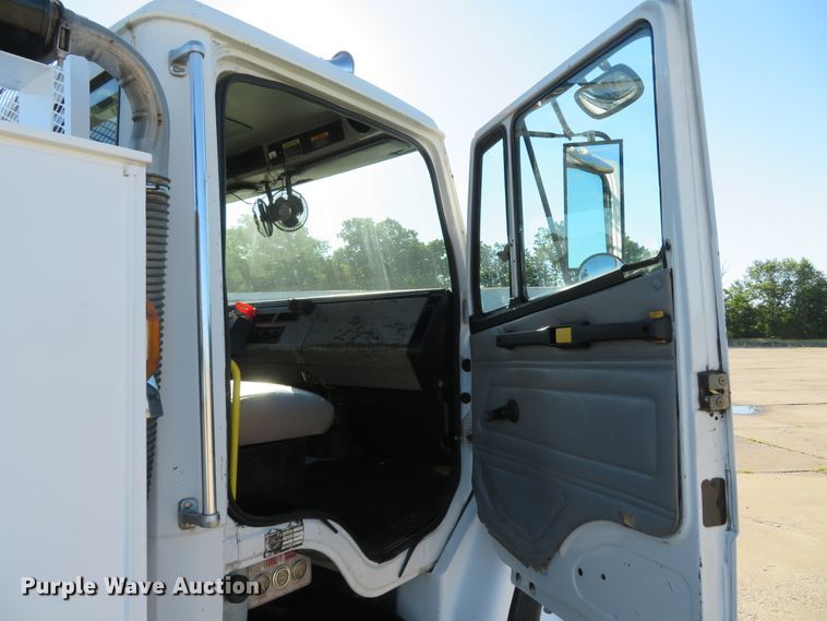 image for item DH1013 2000 Freightliner FL70  service truck