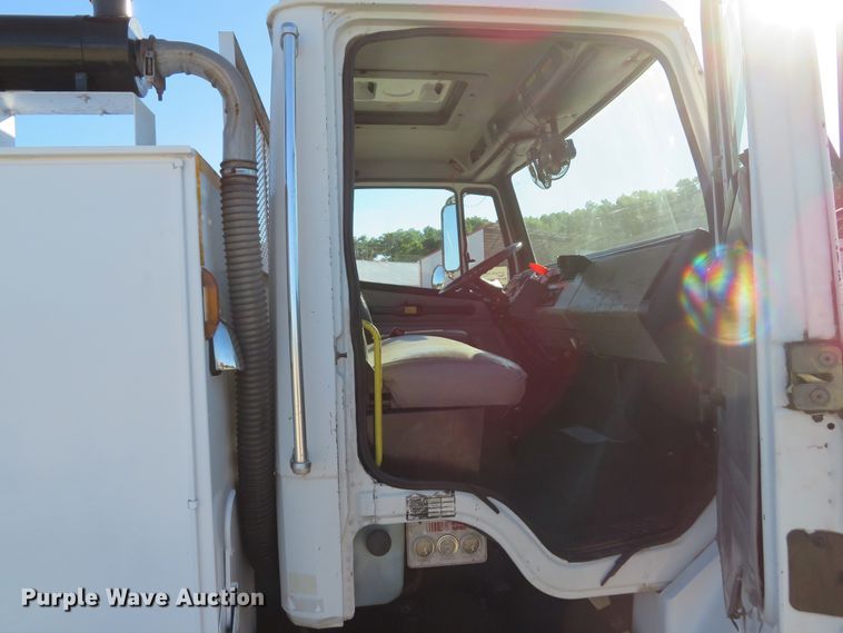 image for item DH1013 2000 Freightliner FL70  service truck