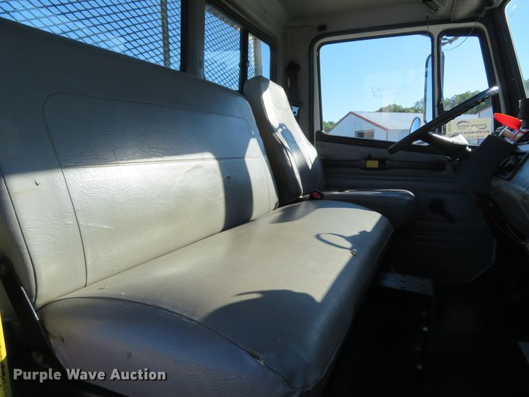 image for item DH1013 2000 Freightliner FL70  service truck