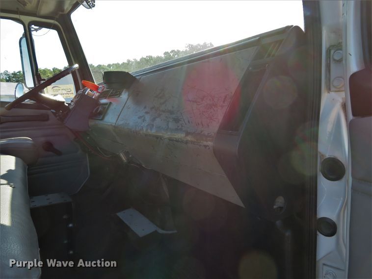 image for item DH1013 2000 Freightliner FL70  service truck