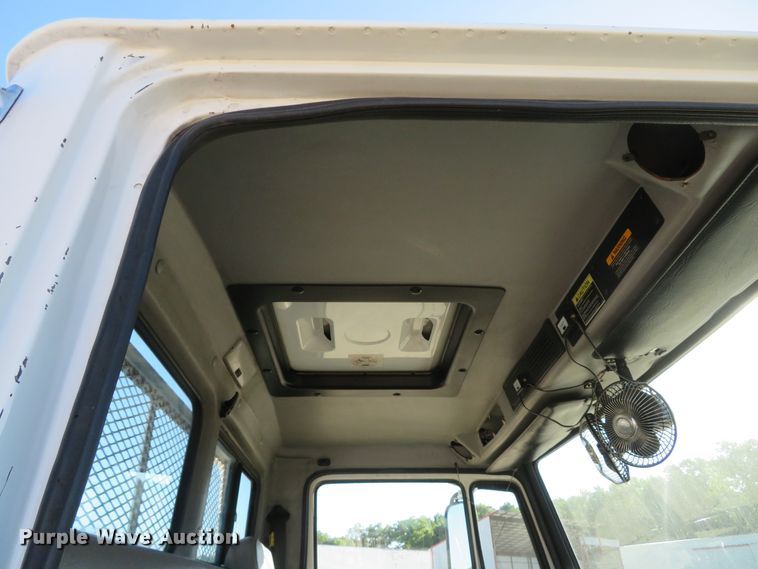 image for item DH1013 2000 Freightliner FL70  service truck