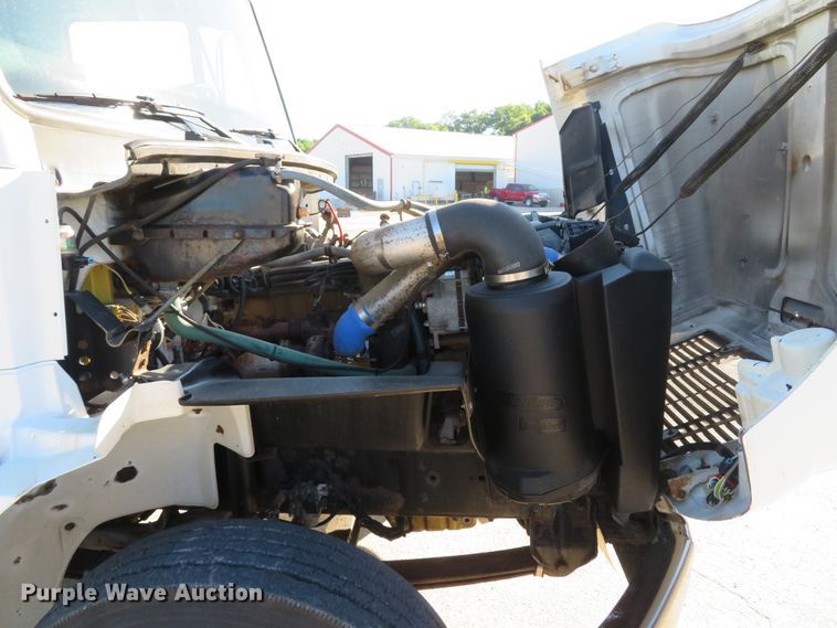 image for item DH1013 2000 Freightliner FL70  service truck