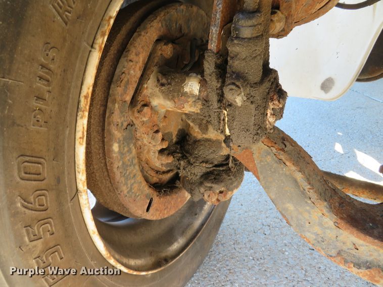 image for item DH1013 2000 Freightliner FL70  service truck