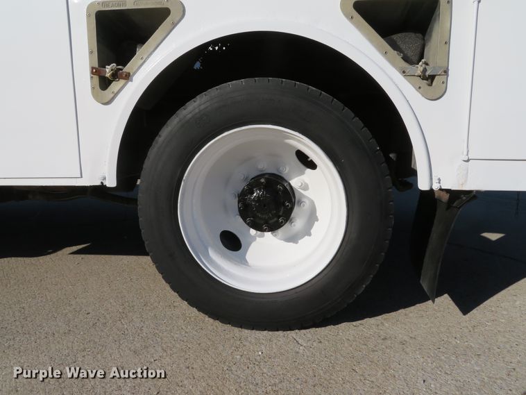 image for item DH1013 2000 Freightliner FL70  service truck