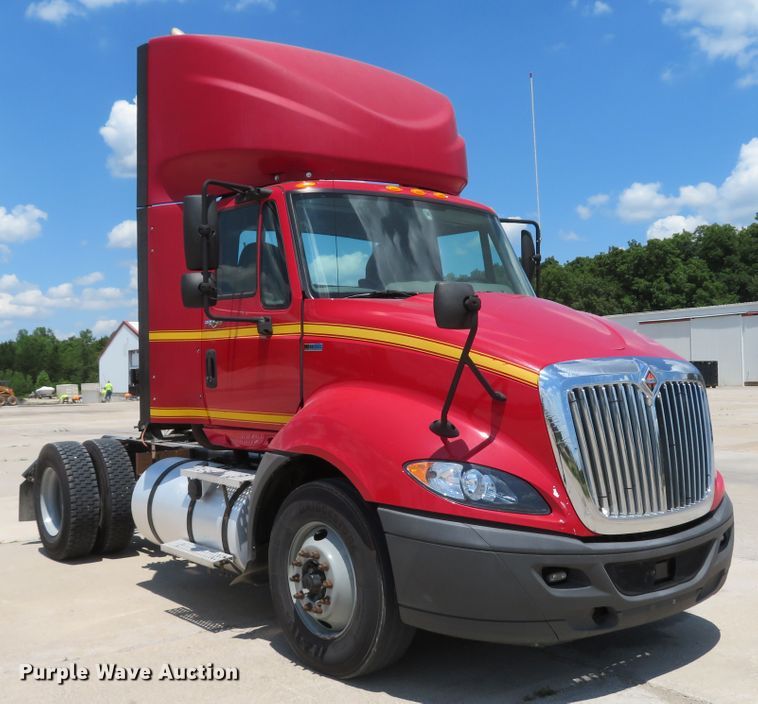 image for item DH1035 2012 International ProStar  semi truck
