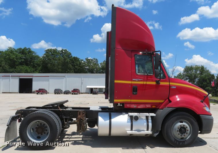 image for item DH1035 2012 International ProStar  semi truck
